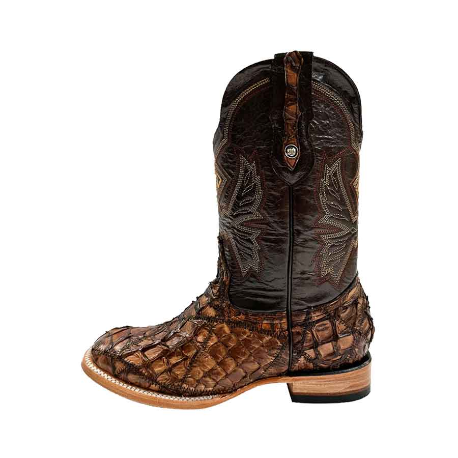 Bota-bulldog-pescado-rombos-café-rústico-1