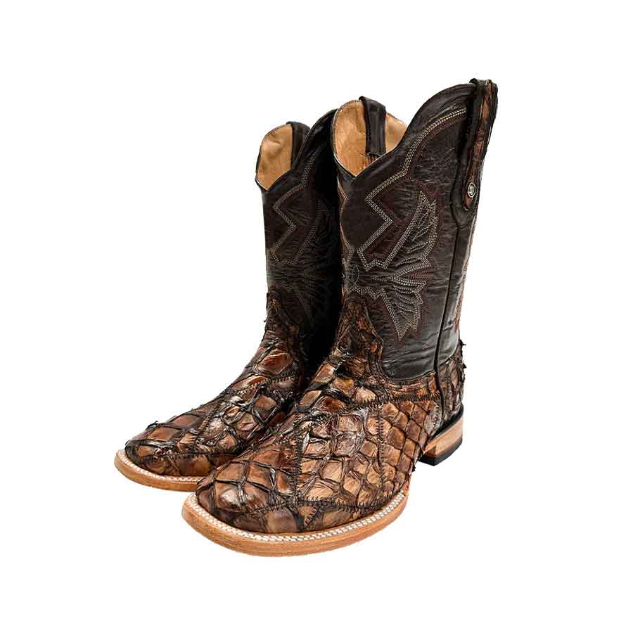 Bota-bulldog-pescado-rombos-café-rústico-2